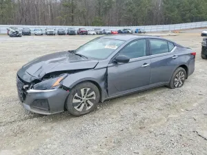 Nissan Altima S 2.5L 4 2025