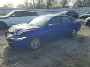 Hyundai Elantra 2.0L 4 2025