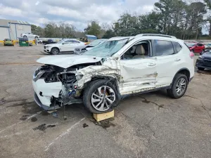 Nissan Rogue S 2.5L 4 2014