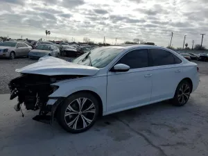 Volkswagen Passat SE 2.0L 4 2021