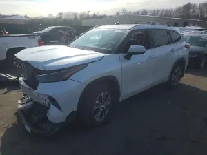 Toyota Highlander L 2.4L 4 2023