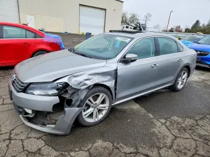 Volkswagen Passat SEL 2.0L 4 2013