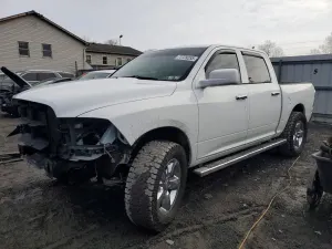 RAM 1500 SLT 5.7L 8 2015