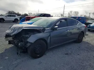 Nissan Altima S 2.5L 4 2020