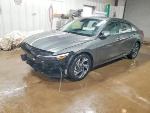 Hyundai Elantra 2.0L 4 2024