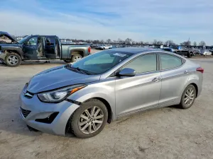 Hyundai Elantra SE 1.8L 4 2015