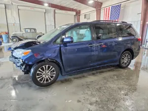 Toyota Sienna 3.5L 6 2020
