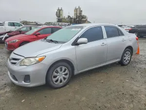 Toyota Corolla BASE 1.8L 4 2013