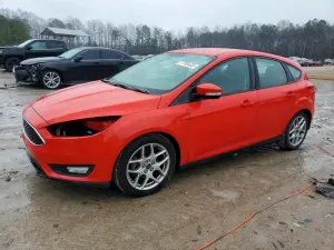 Ford Focus SE 2.0L 4 2015