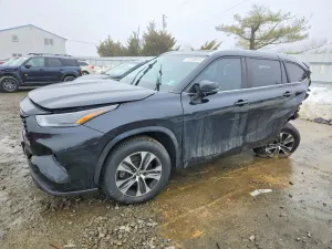 Toyota Highlander L 2.4L 4 2023
