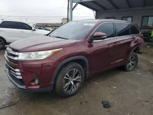Toyota Highlander LE 3.5L 6 2017