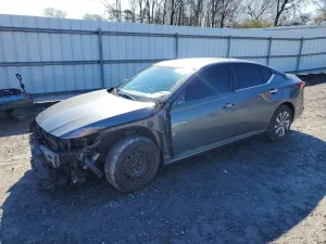 Nissan Altima S 2.5L 4 2020