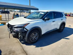 Nissan Rogue S 2.5L 4 2021