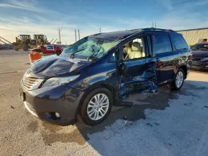Toyota Sienna XLE 3.5L 6 2011
