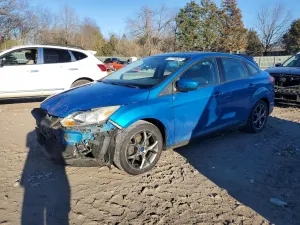 Ford Focus SE 2.0L 4 2012