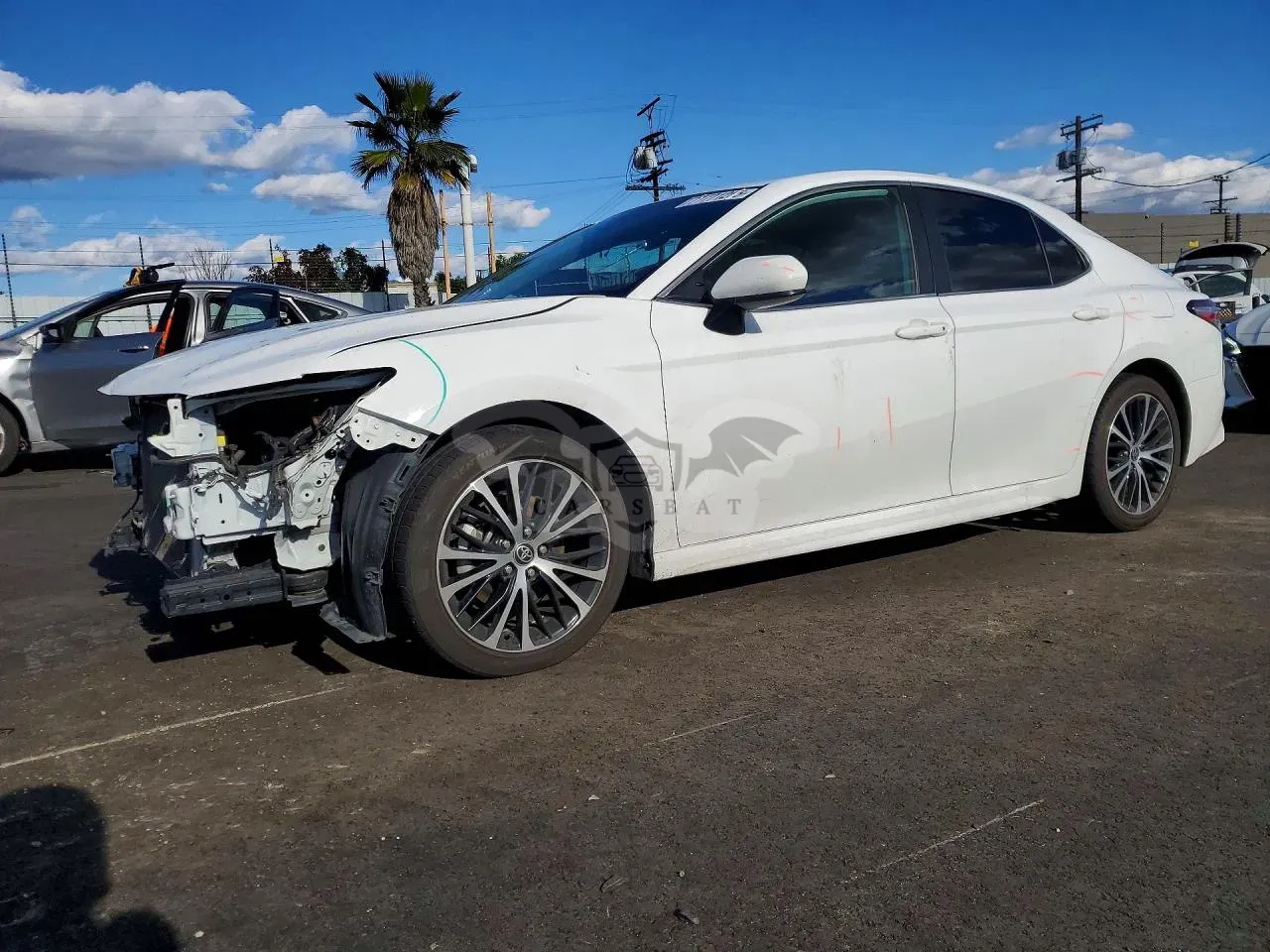 Toyota Camry SE 2.5L 4 2020