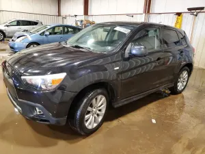 Mitsubishi Outlander SE 2.0L 4 2011