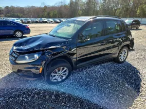 Volkswagen Tiguan S 2.0L 4 2015