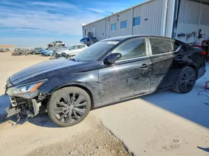 Nissan Altima SR 2.5L 4 2019