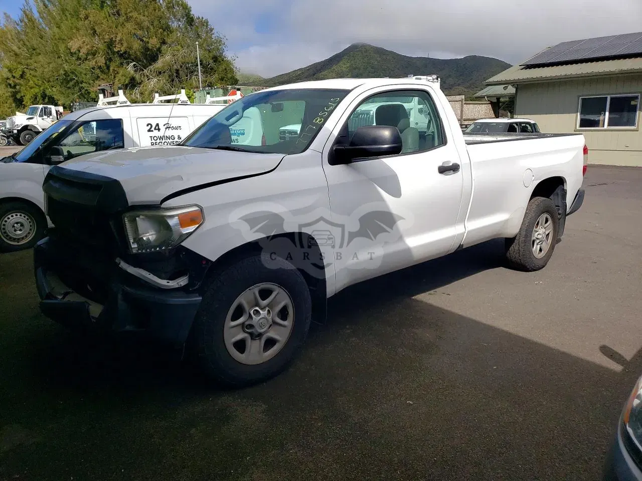 Toyota Tundra SR 5.7L 8 2017