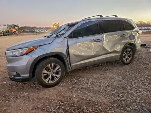 Toyota Highlander XLE 3.5L 6 2015