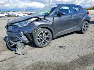 Toyota C-HR XLE 2.0L 4 2021