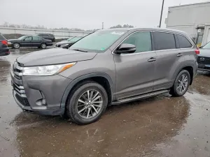 Toyota Highlander 3.5L 6 2017