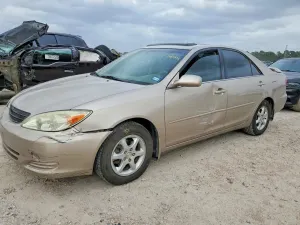Toyota Camry LE 2.4L 4 2004