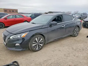 Nissan Altima SV 2.5L 4 2022