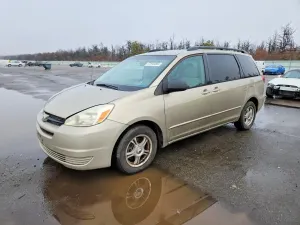 Toyota Sienna CE 3.3L 6 2005