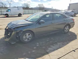 Hyundai Elantra SE 2.0L 4 2024