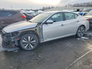 Nissan Altima 2.5L 4 2021