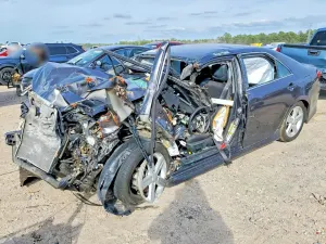 Toyota Camry L 2.5L 4 2013