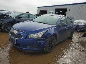 Chevrolet Cruze LS 1.8L 4 2013