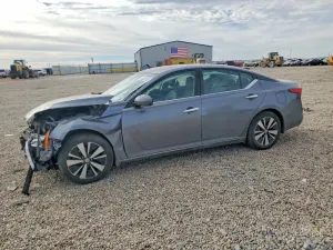 Nissan Altima SV 2.5L 4 2019