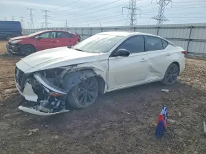 Nissan Altima SR 2.5L 4 2022