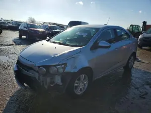 Chevrolet Aveo (Sonic) LT 1.8L 4 2016