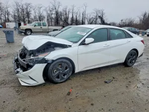Hyundai Elantra 2.0L 4 2022