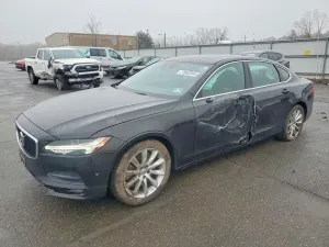 Volvo S90 2.0L 4 2018