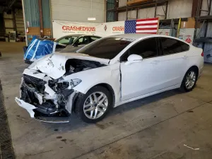 Ford Fusion SE 2.5L 4 2013