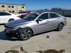 Hyundai Elantra 2.0L 4 2025