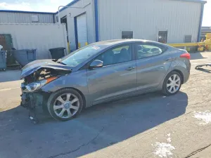 Hyundai Elantra GLS 1.8L 4 2013