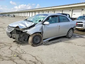 Toyota Corolla BASE 1.8L 4 2013