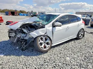 Ford Focus ST 2.0L 4 2013