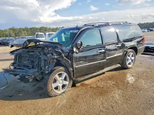 Chevrolet Suburban 5.3L 8 2012