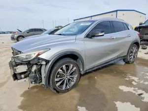 Infiniti QX30 BASE 2.0L 4 2017