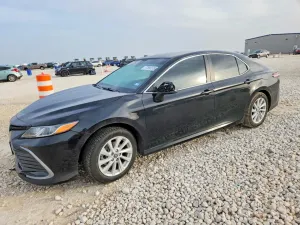 Toyota Camry LE 2.5L 4 2022