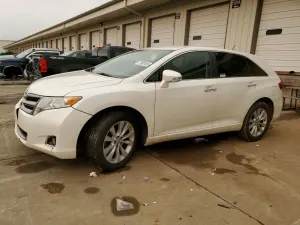 Toyota Venza LE 2.7L 4 2014