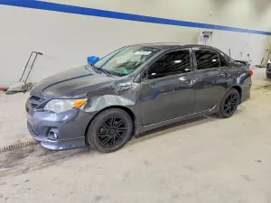 Toyota Corolla BASE 1.8L 4 2013