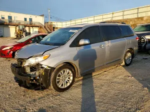 Toyota Sienna XLE 3.5L 6 2014